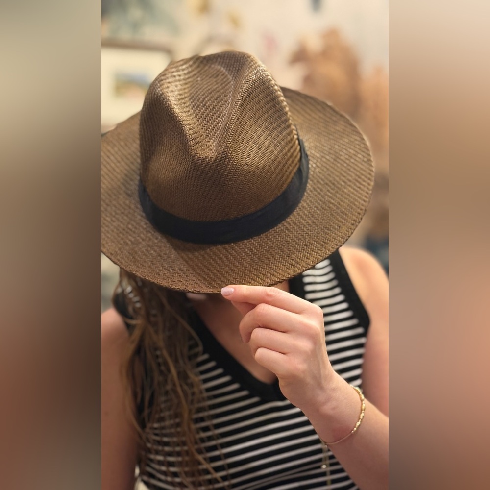 Biltmore Elegant Tan Natural Toyo Straw  Fedora with Black Band